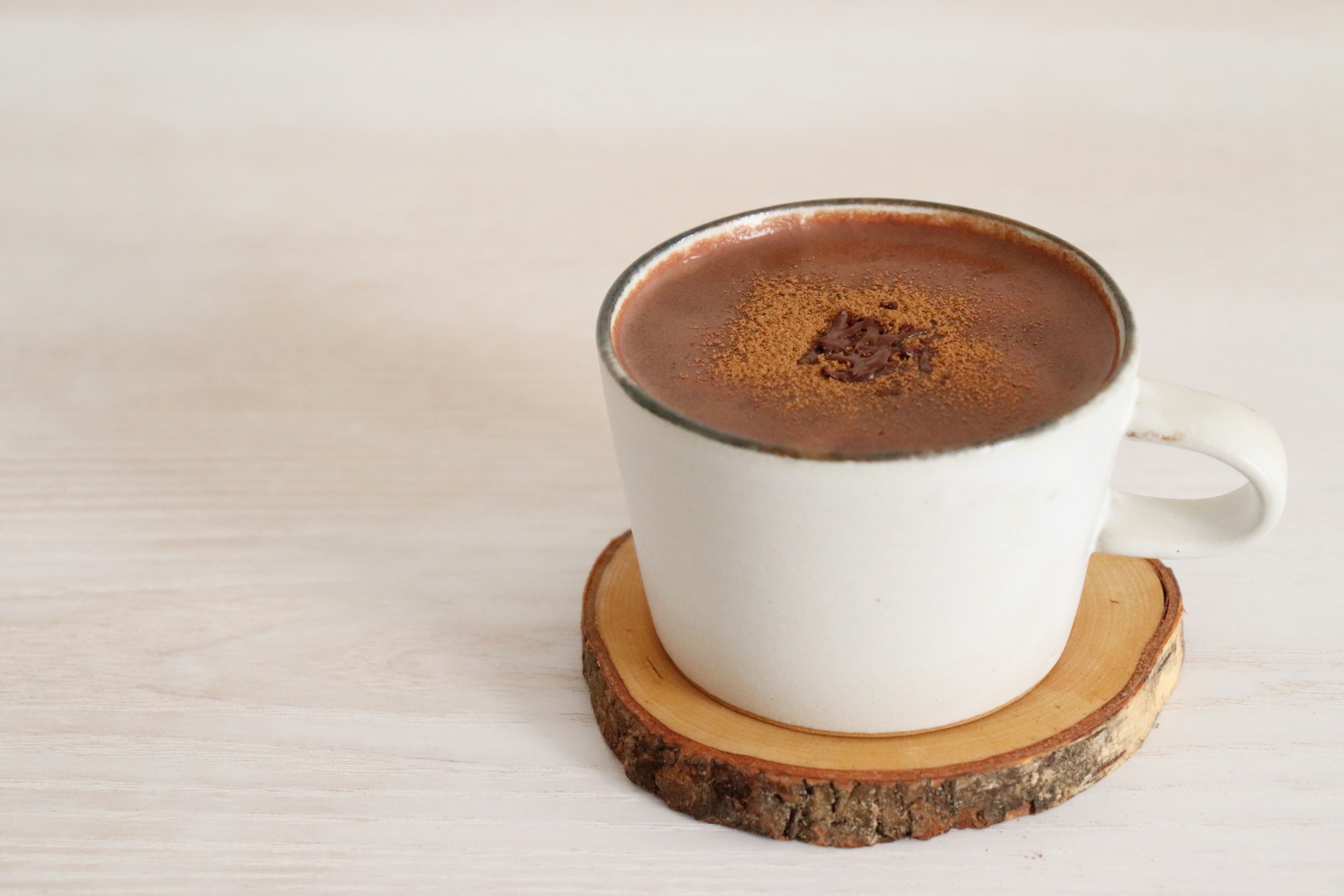 おうちでカフェの味｜濃厚ホットチョコレートの作り方【レシピ】 | Cadeau